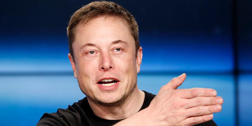 Tesla… sarkani šorti (cenzētā versija) ;)
