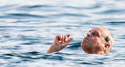 Jack Nicholson pīpē ūdenī Autors: Fosilija Dažas tizlas slavenību bildes