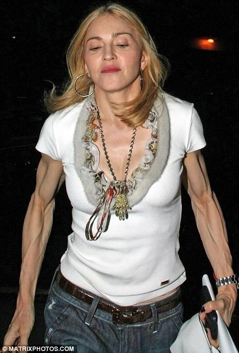 Madonnas rokas ir kā mironim Autors: Fosilija Dažas tizlas slavenību bildes