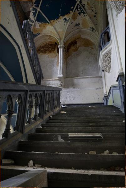 Kāpnes Autors: LittleWolf Pamestā Château de Noisy (Miranda)