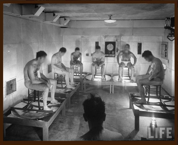 Vīrieši sēžot 112 grādu... Autors: LittleWolf Pamestā Vorčesteras slimnīca