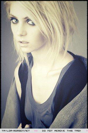  Autors: Honeybear Taylor Momsen.