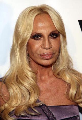 Donatella Versace vinjas sejaa... Autors: sanity Plastic Surgery Nightmares!