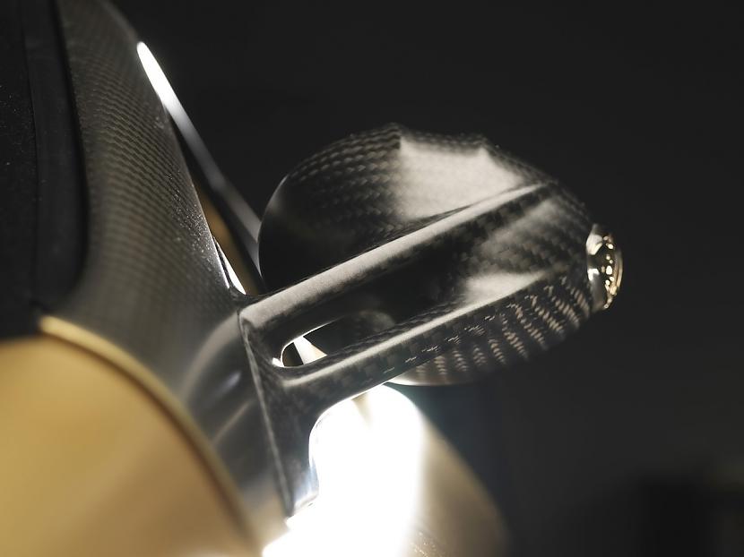  Autors: PankyBoy SLR McLaren no Mansory – zelts ar karbonu