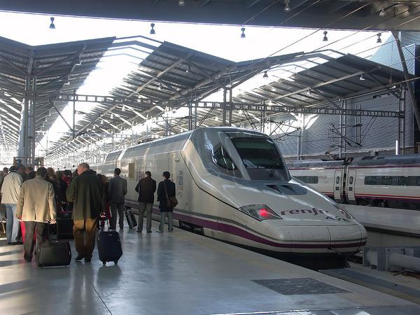 5 vieta AVE 300 kmh Spānija... Autors: Spocenite Top 5 ātrākie vilcieni pasaulē