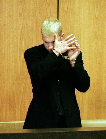 Eminem tika apsūdzēts par... Autors: UglyPrince Zvaigznes uzbrūk!