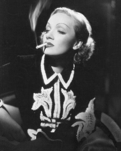  Autors: Honeybear Marlene Dietrich.