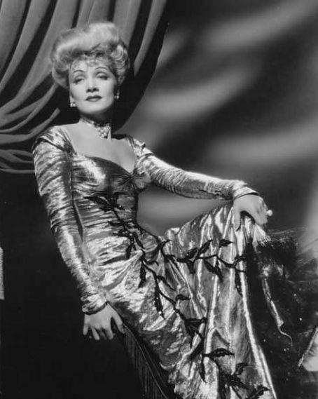  Autors: Honeybear Marlene Dietrich.