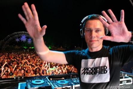  Autors: Fosilija DJ Tiësto