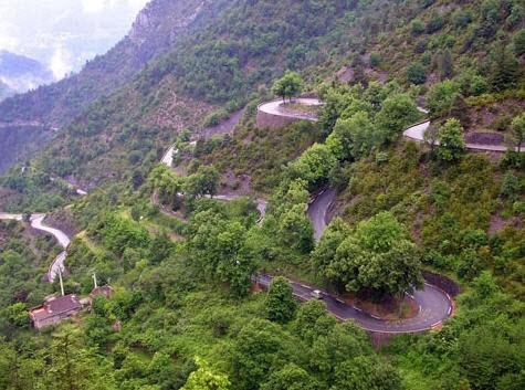 Col de Turini France Autors: eshan Pasaules sarežģītākie un bīstamākie ceļi