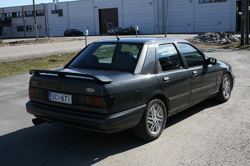  Autors: Spermotozaurs Ford Sierra