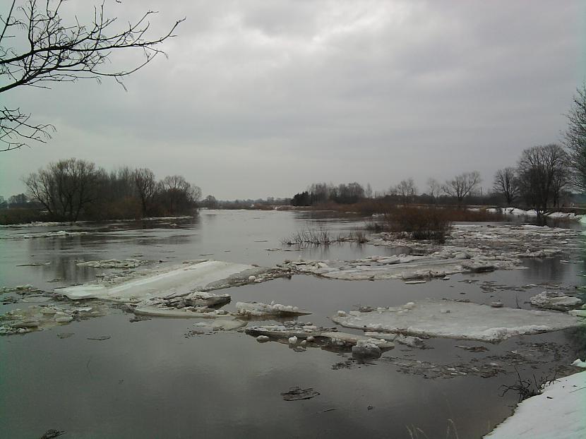 Bārtas upe Autors: Bīns Ledus iešana Bārtas upē.