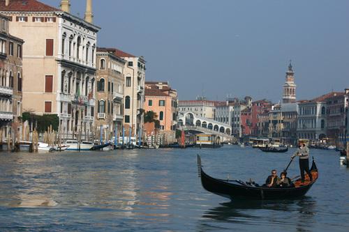 Venēcija Itālijā ir uzbūvēta... Autors: The chosen one Vai tu zināji, ka...