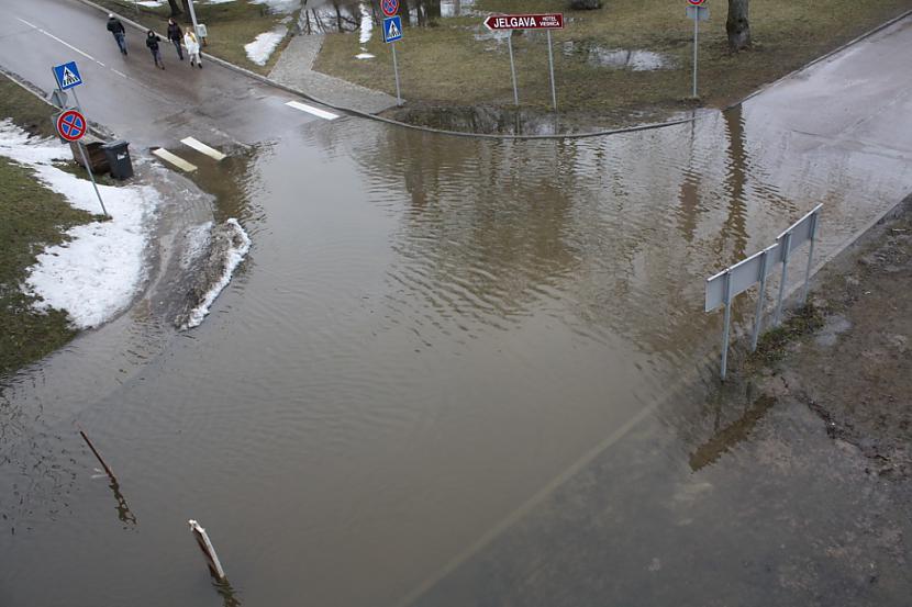 Ceļš uz pili Autors: PeleMele Plūdi Jelgavā