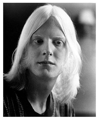 9 Edgar Winter Vinters ir... Autors: juneau 10 slaveni cilvēki ar invaliditāti.