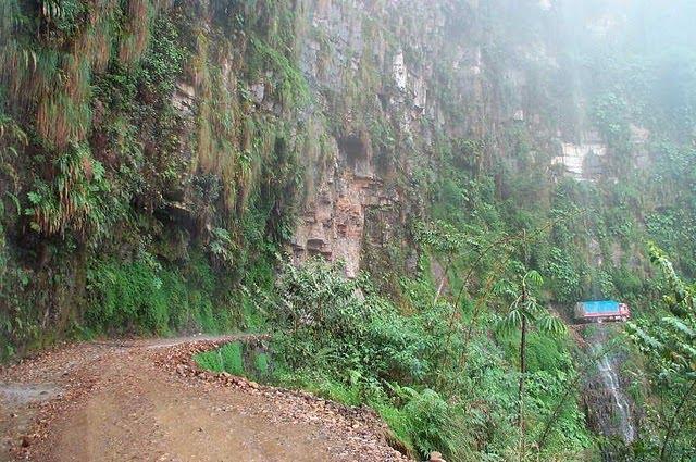 Nāves ceļš Bolīvijā Lai gan... Autors: jippo Pasaules interesantākie autoceļi.