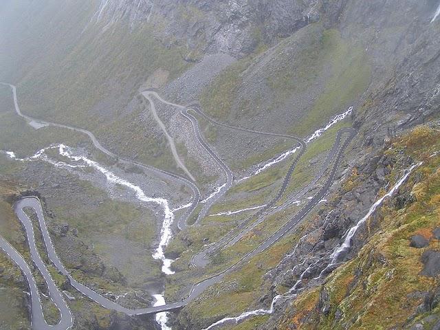 Trollstigen Norvēģijā... Autors: jippo Pasaules interesantākie autoceļi.