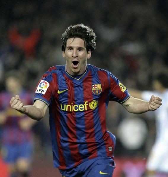 1vieta Lionels Messi uzbrucējs... Autors: Tomatiish Pasaulē TOP10 apmaksātākie futbolisti!