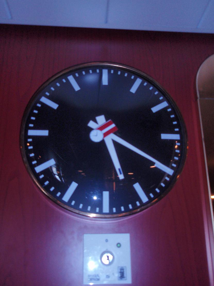Glauns pulkstenis ar Latvijas... Autors: venera6 Zviedrija