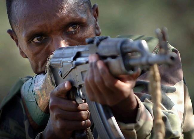 Etiopijas karavīrs tēmē ar... Autors: ruutel AK-47 ~ 20.gs. Ierocis Nr. 1