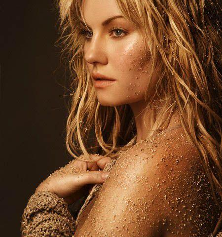  Autors: Princesse Elisha Cuthbert