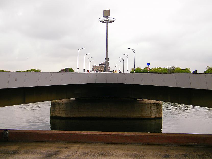 Nav no dārgākajiem tiltiem  Autors: spainels Tas kas redzēts Māstrihtā