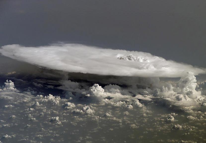 Vētra virs Āfrikas Saistīta ar... Autors: parafins Zemes diena 2010