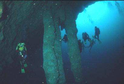 2Blue Hole Lighthouse Reef... Autors: atili nirstam ūdeņos