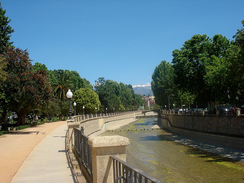 Ūdens gan pamaz upē droši vien... Autors: Almucha Granada, ļoti skaista un vēsturiska Spānijas pilsēta