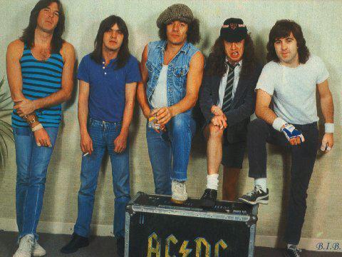 ACDC  Muzicēt sāka 1973 gadā... Autors: super94natural2010 Manu mīļāko grupu tops.