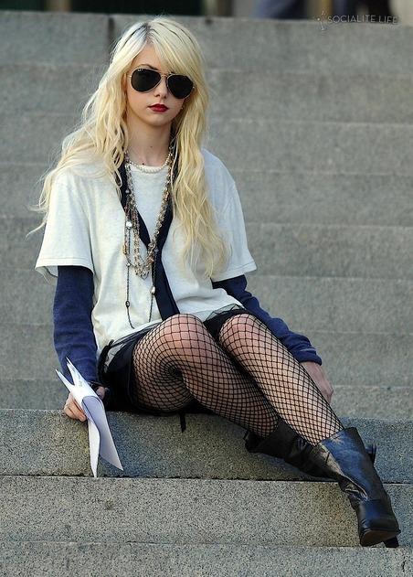  Autors: Bjaataa Taylor Momsen.