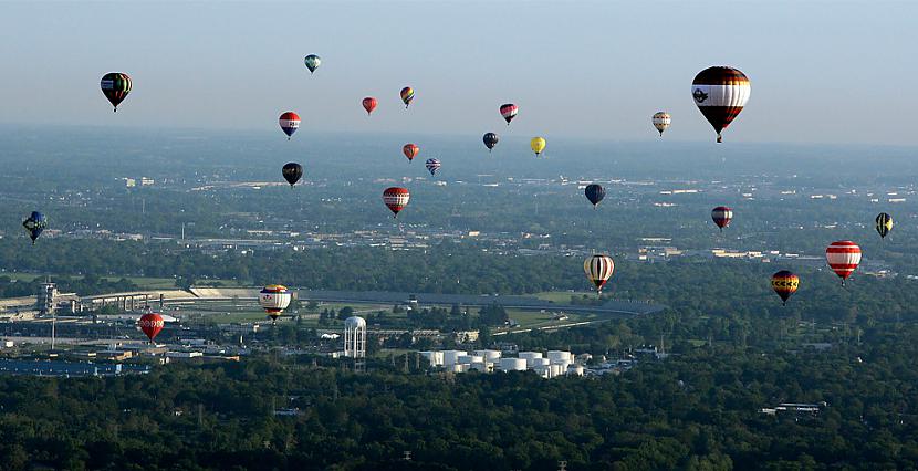 Pilots fly their hot air... Autors: mehmeh Vieglāks par gaisu