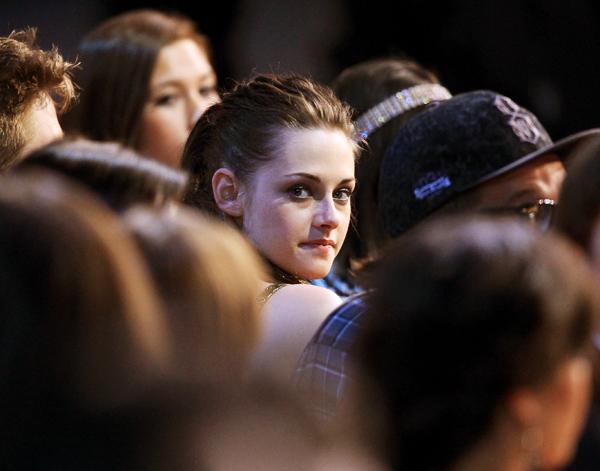 Kristen Stewart Autors: mjaau 2010 Movie Awards - aizkulises!