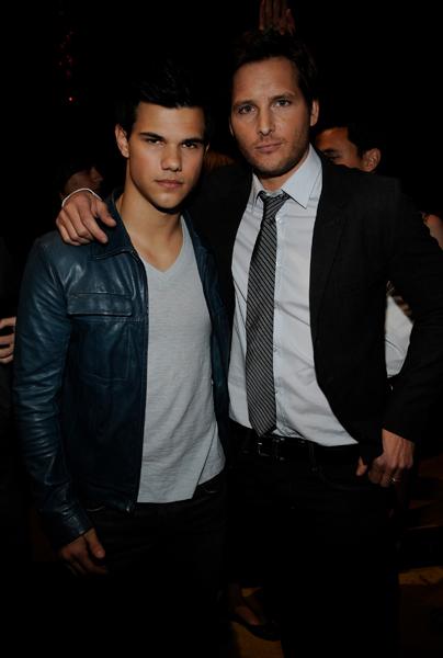 Taylor Lautner and Peter... Autors: mjaau 2010 Movie Awards - aizkulises!