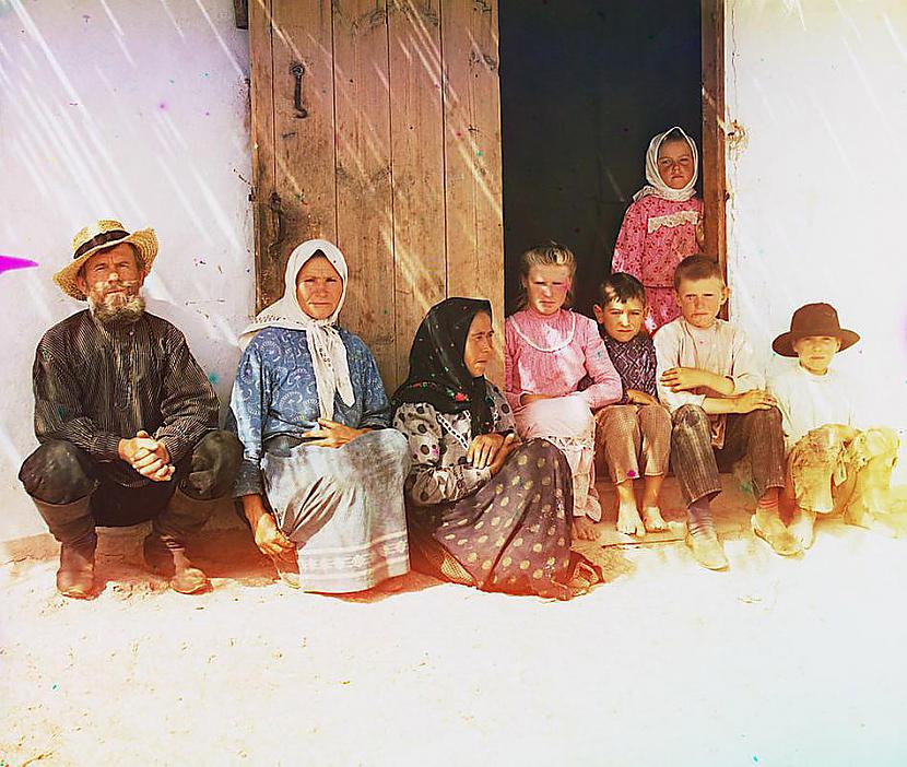 Vienkārša ģimene Autors: Foxdais 100 gadus vecas krāsainas bildes 2 .daļa
