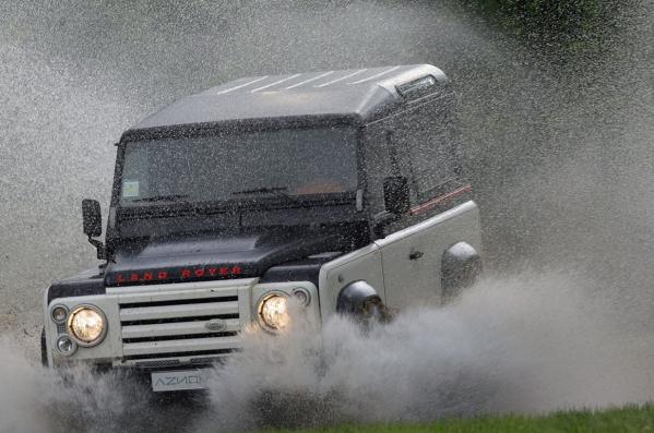  Autors: klaidonis11 Aznom Land Rover Defender