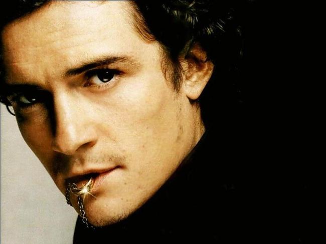  Autors: kenny Orlando Bloom