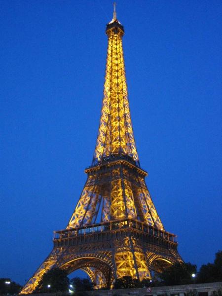 Eifeļa tornis  Francija Parīze... Autors: Naglene Pasaulē apbrīnojamākās celtnes