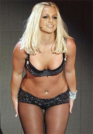 Britney Spears 2009 Gadā... Autors: spoof Aizliegtākie pasaules mūziķi 2. daļa