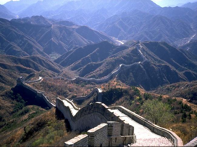 Lielais Ķīnas mūri  Ķīna... Autors: Naglene Pasaulē apbrīnojamākās celtnes 2