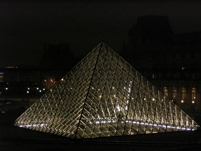 Luvras piramīda  Francija... Autors: Naglene Pasaulē apbrīnojamākās celtnes 2