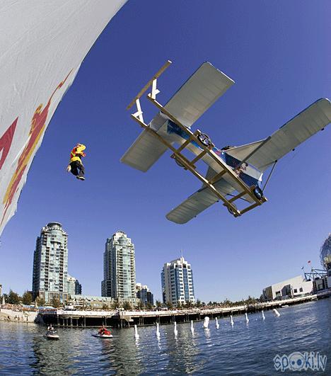  Autors: SharK 1. Red Bull flugtag konkurs Rīgā.