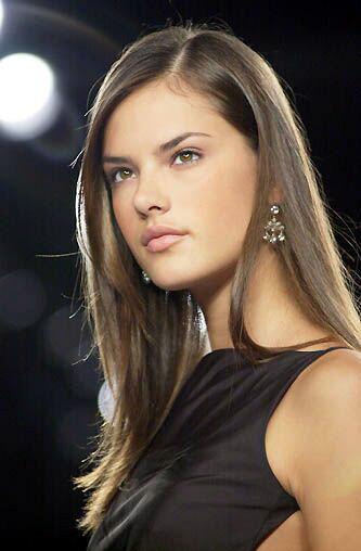 12 gadu vecumā mamma viņu... Autors: trick Supermodele Alessandra Ambrosio