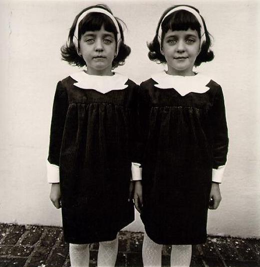 Diane Arbus Identical Twins ... Autors: SaujāKrītiņš 10 visdārgāk izsolēs pārdotās bildes