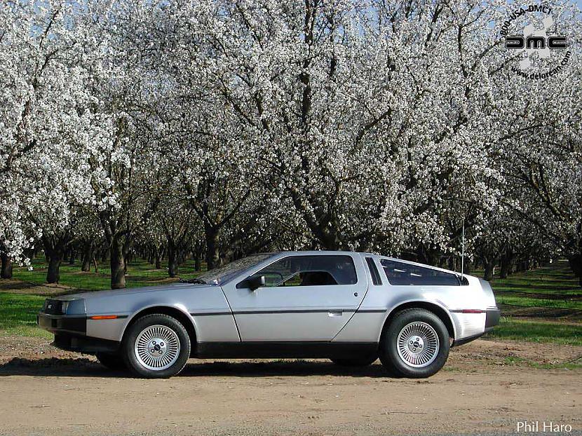  Autors: Fancy Delorean DMC-12