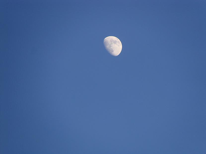 Mēness Var pat saskatīt... Autors: chigaans Izbaudi to, kas ir tev apkārt ....