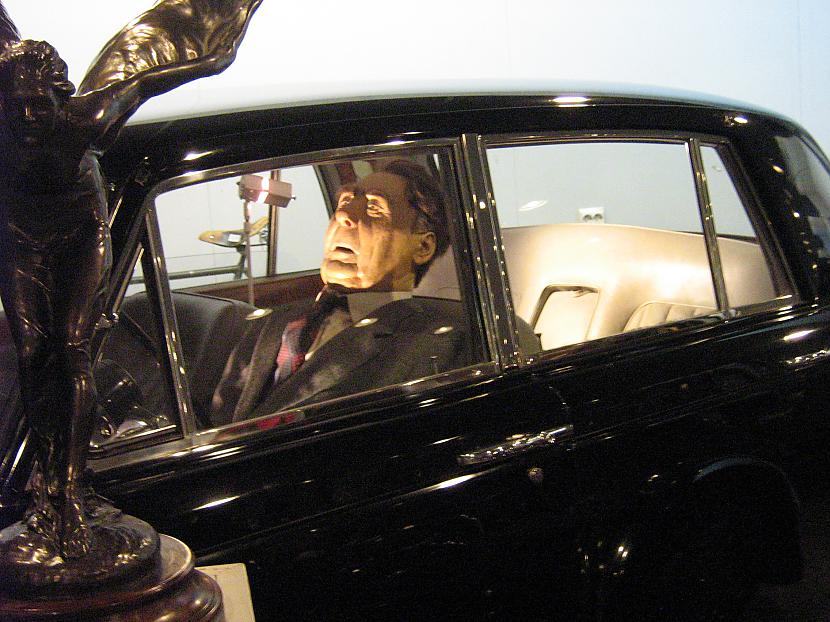 Īstā Brežņeva mašīna ar... Autors: Emka14 Kkad muzeju naktī