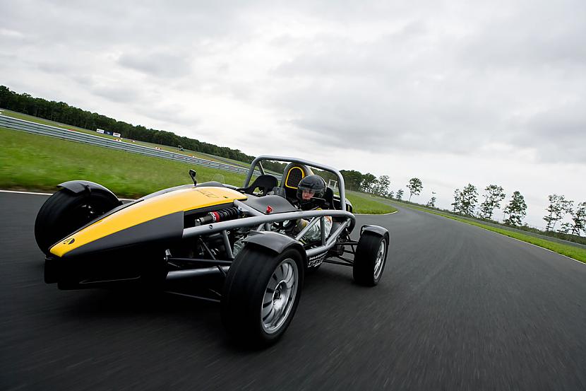  Autors: rnzdesign ariel atom 3