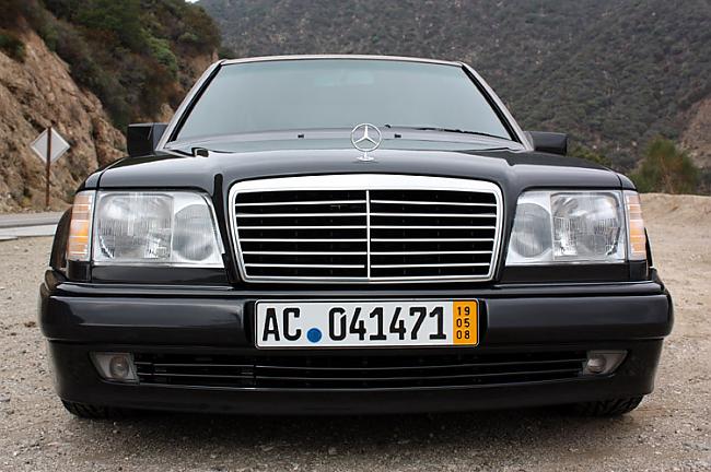 500E Autors: Realist Mercedes-Benz w124