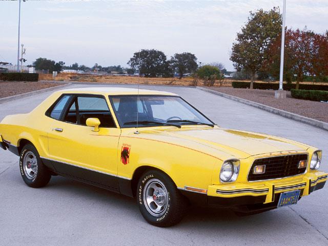 1976 Autors: Mo42 Ford Mustang evolucija bildes